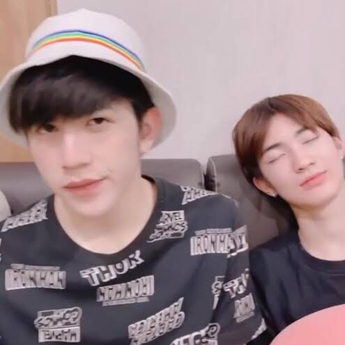 ช่างภาพปากร้ายกับนายแบบขี้อ่อย