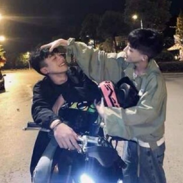เอาผัวมาหลายที​ ขอมีเมียบ้างเถอะว่ะ! 